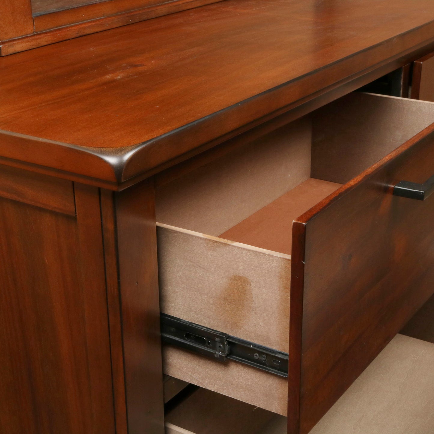Cagney - Dresser