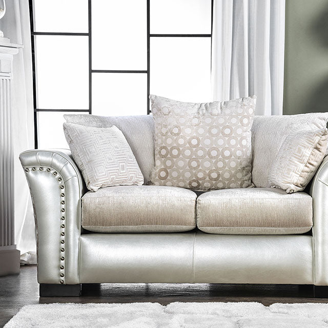 Benigno - Love Seat