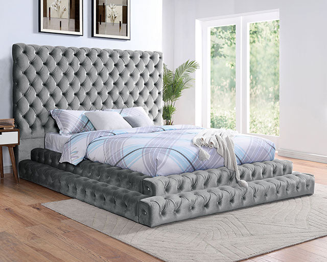 Stefania - 4 Pc Queen Bedroom Set