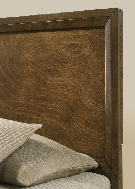 Kirkham - 5 Pc Queen Bedroom Set