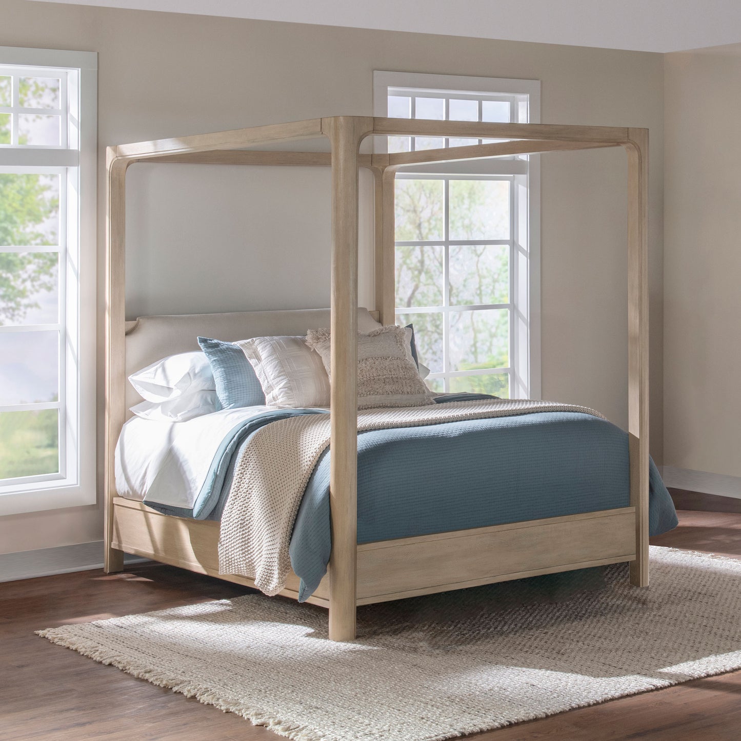 Solano 83-inch California King Canopy Bed Weathered Mango