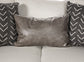 Hyde Park - Loveseat w/ Pillows