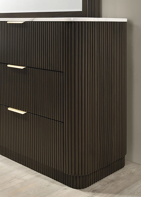 Lantrisant - Dresser