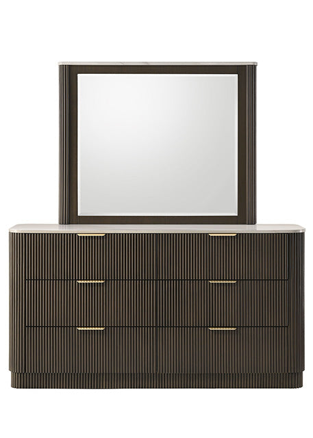 Lantrisant - Dresser